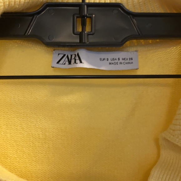 Zara open collar sweater in yellow in small - Picture 2 of 3